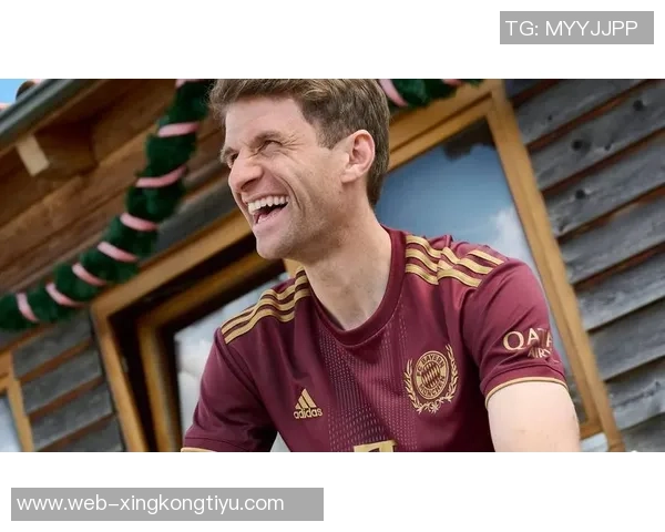 外媒曝光拜仁2627赛季客场球衣设计白色主色调EV队徽重返引发关注