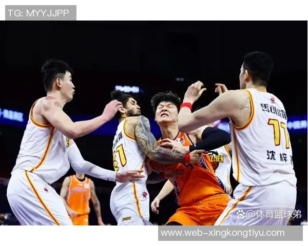 三球348次抢断跻身黄蜂队历史前十助攻与三分命中数同样创队史佳绩