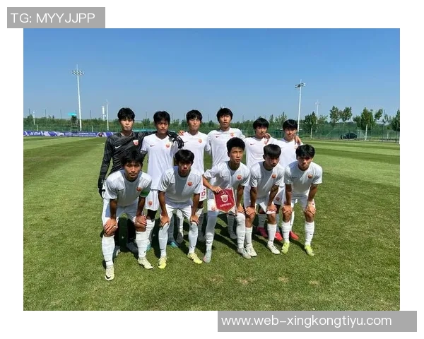 上海海港U17在青少年精英联赛第二阶段取得第四名成绩展现出色表现