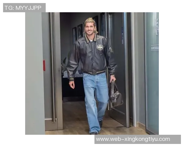 德保罗晒世界杯夺冠三周年纪念照身披球网叼雪茄感慨一切都值得