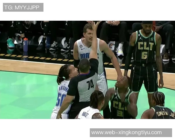 三球348次抢断跻身黄蜂队历史前十助攻与三分命中数同样创队史佳绩