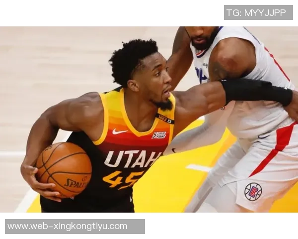 多诺万米切尔半场表现低迷仅得7分三分球全失状态堪忧